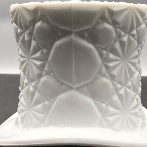 Vintage Fenton Daisy and Button Milk Glass Top Hat Topper Planter Decor - Picture 11 of 16